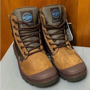🆕. Palladium New Tan and Brown Waterproof Winter Women’s Boots.
